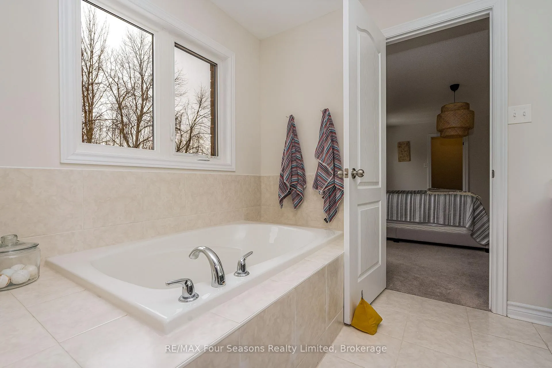 Photo 24 of 40 Kirby Avenue, Collingwood — HOMEH