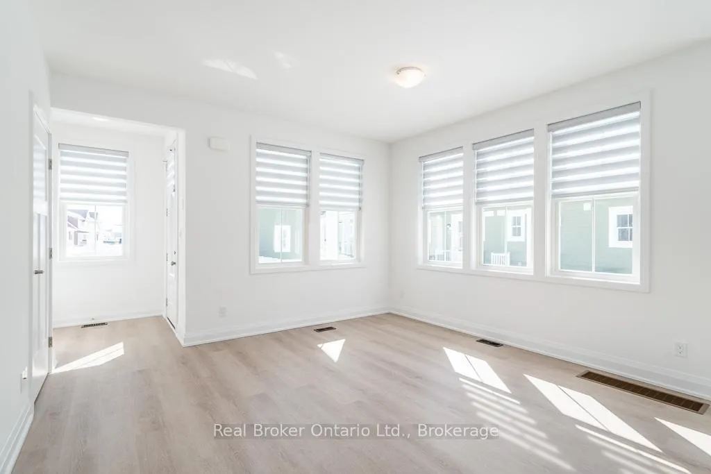 Photo 6 of 4 Danielle Crescent, Midland — HOMEH
