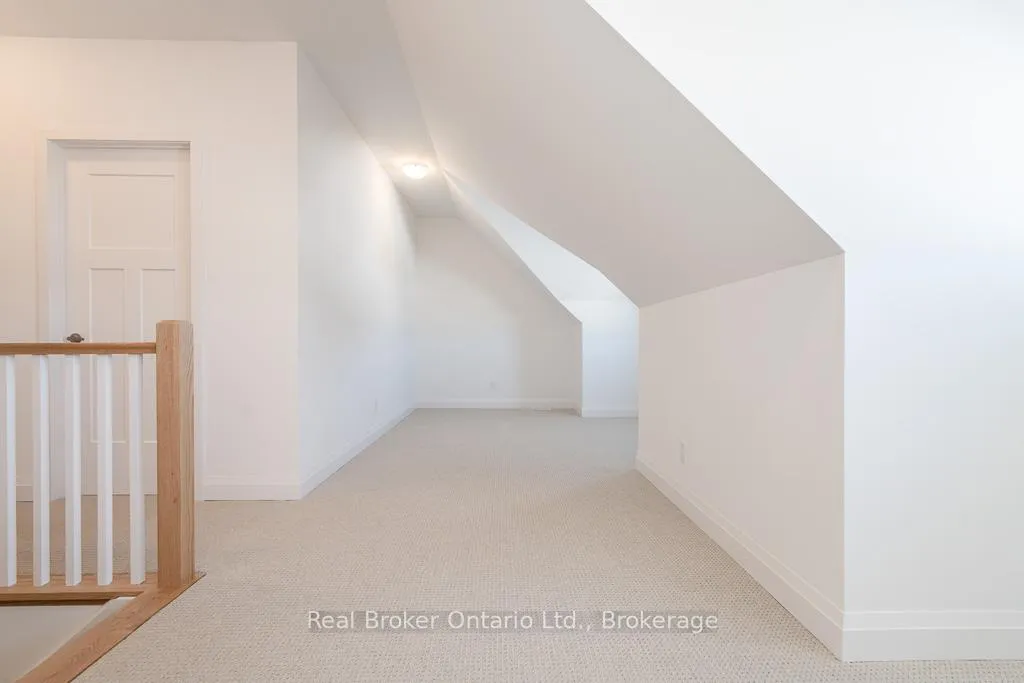 Photo 16 of 4 Danielle Crescent, Midland — HOMEH