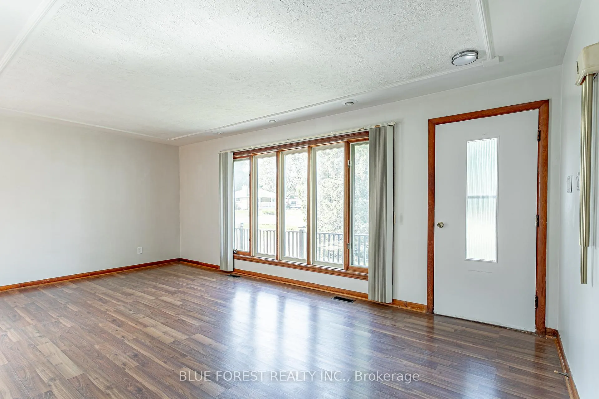 Photo 3 of 232 Terrence Avenue, Thames Centre, Dorchester — HOMEH