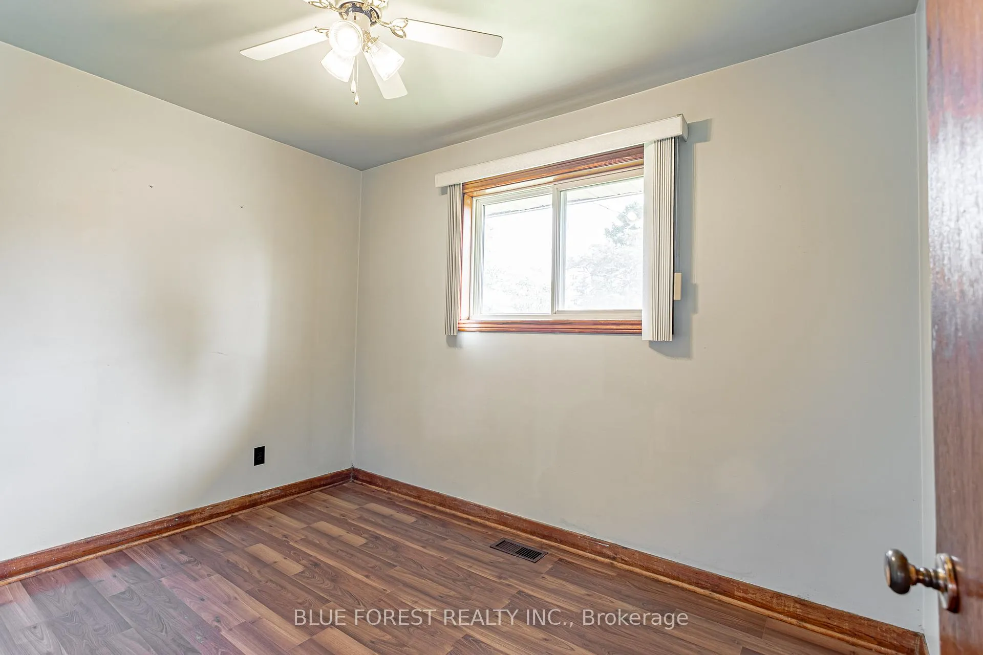 Photo 12 of 232 Terrence Avenue, Thames Centre, Dorchester — HOMEH