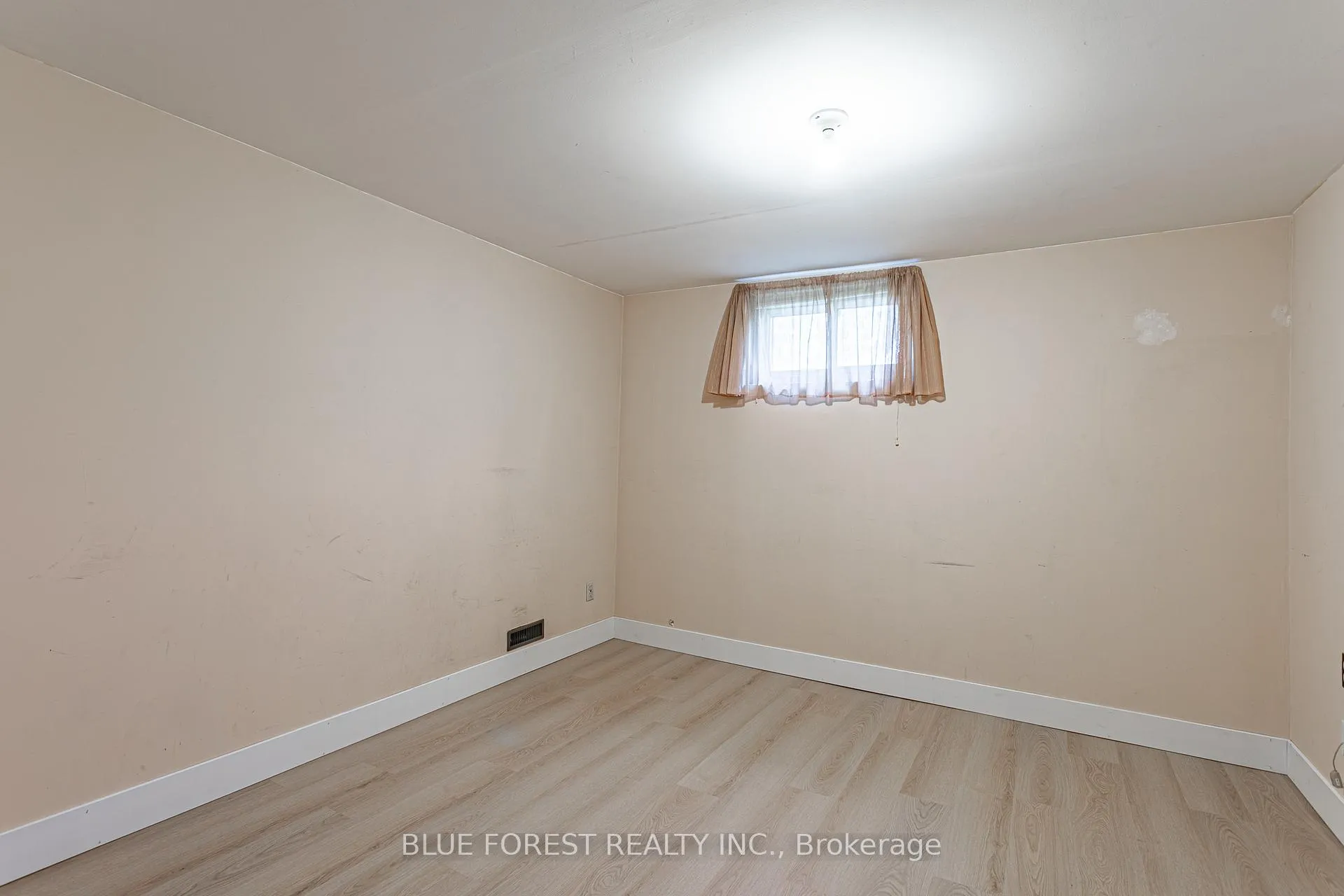 Photo 20 of 232 Terrence Avenue, Thames Centre, Dorchester — HOMEH