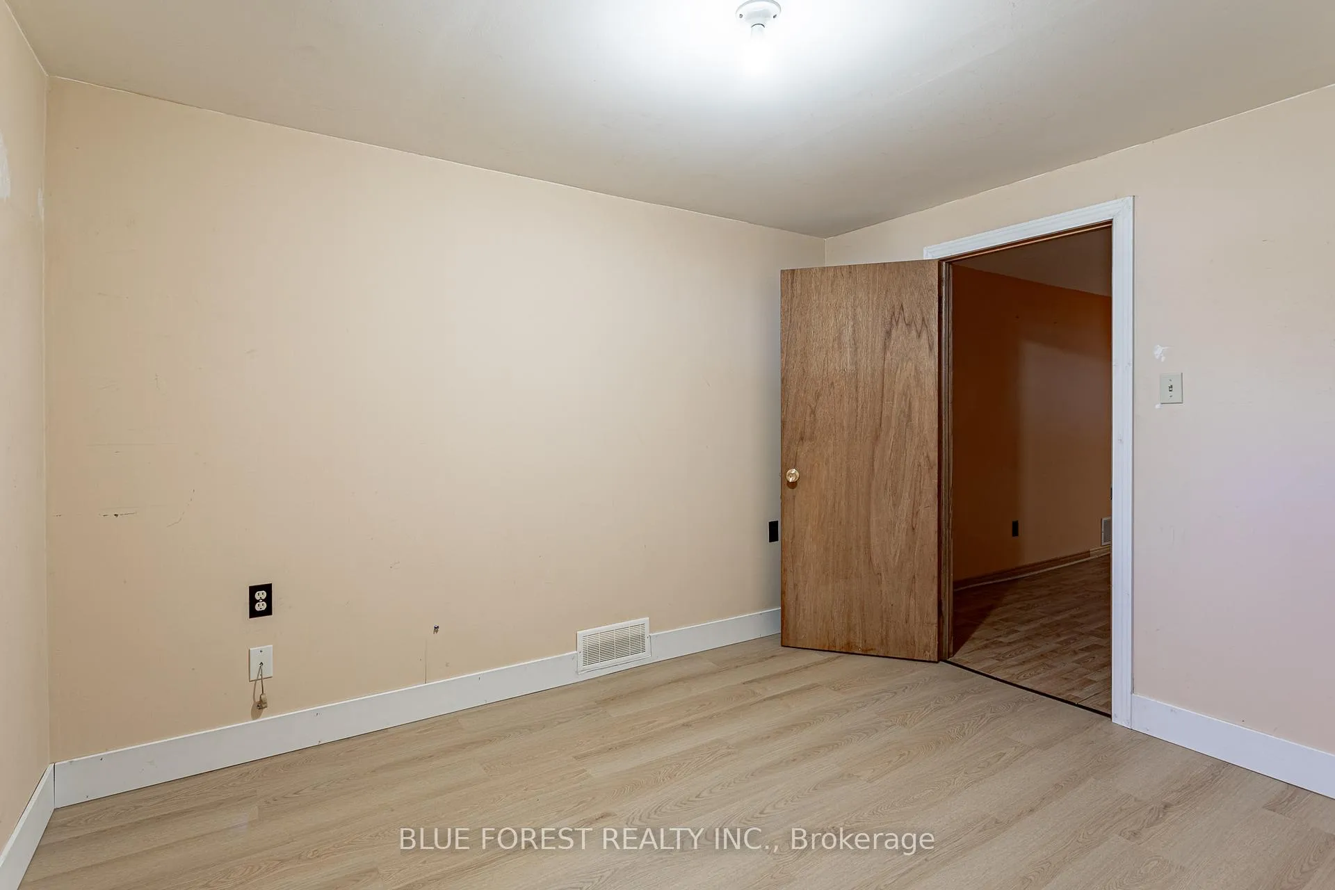 Photo 21 of 232 Terrence Avenue, Thames Centre, Dorchester — HOMEH