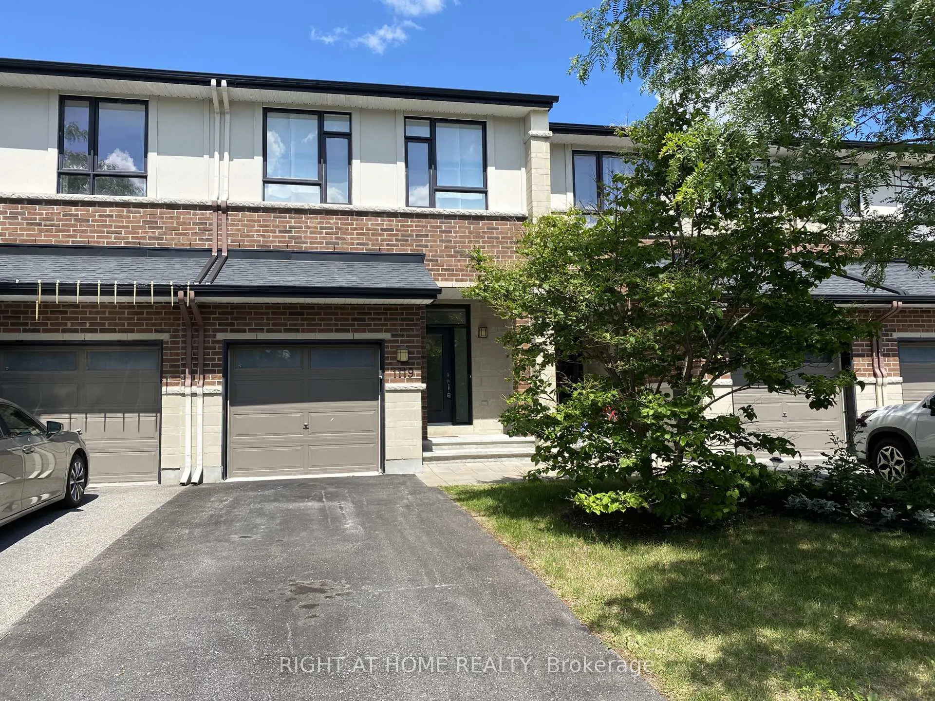 Photo 1 of 1119 Tischart Crescent, Ottawa, Kanata - Kanata Lakes/Heritage Hills — HOMEH