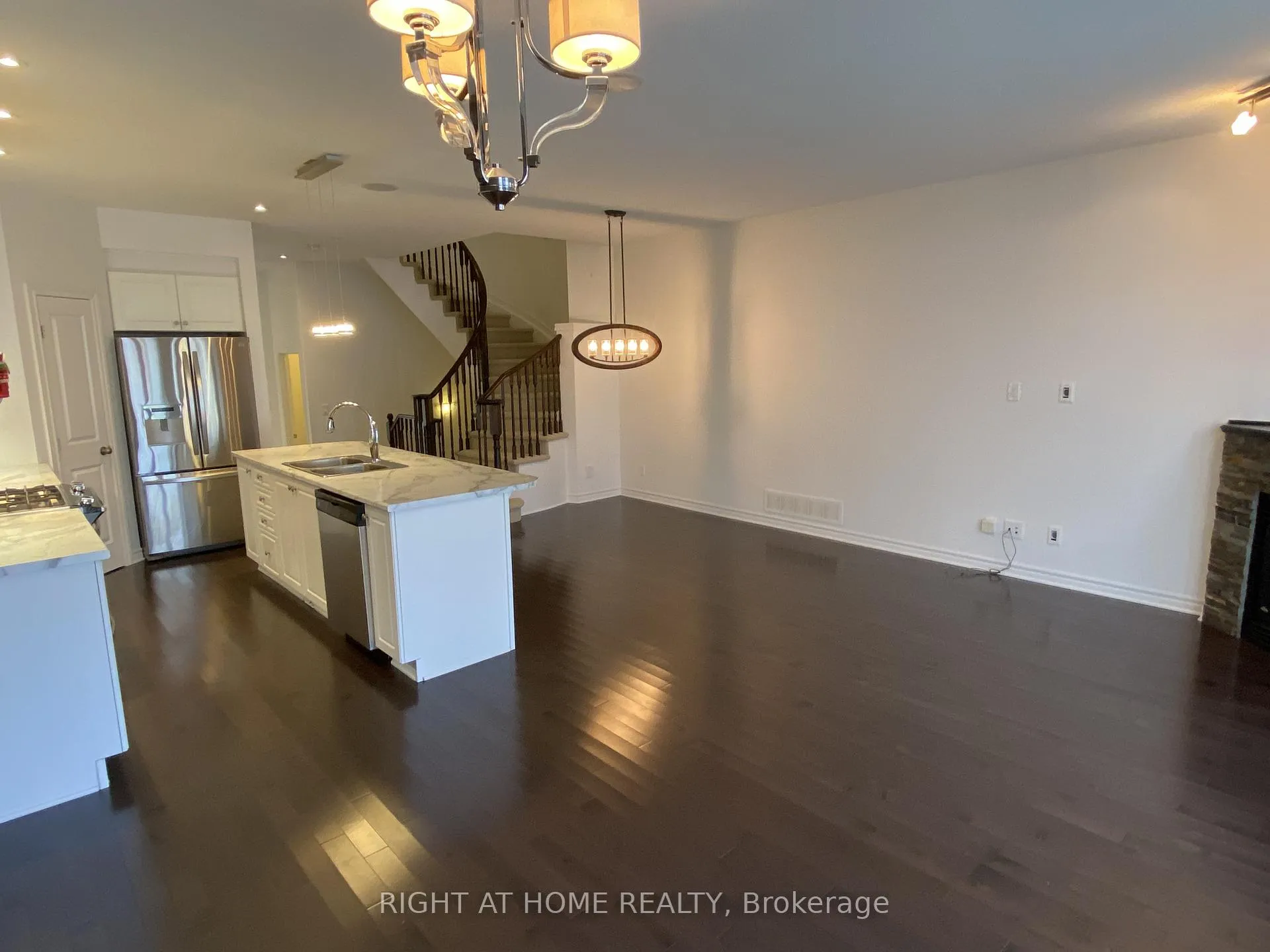 Photo 9 of 1119 Tischart Crescent, Ottawa, Kanata - Kanata Lakes/Heritage Hills — HOMEH