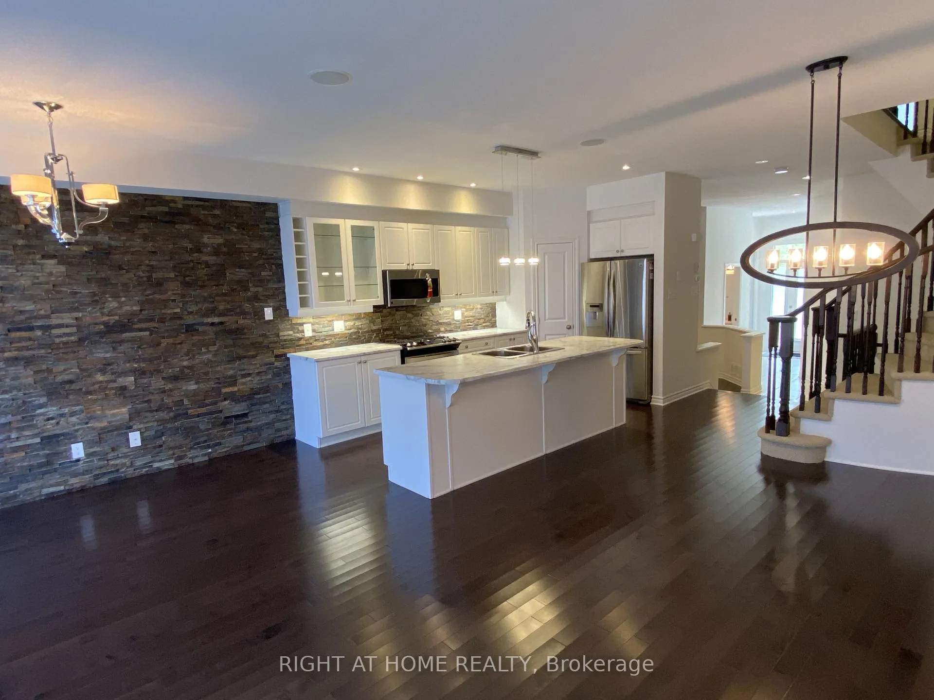 Photo 10 of 1119 Tischart Crescent, Ottawa, Kanata - Kanata Lakes/Heritage Hills — HOMEH