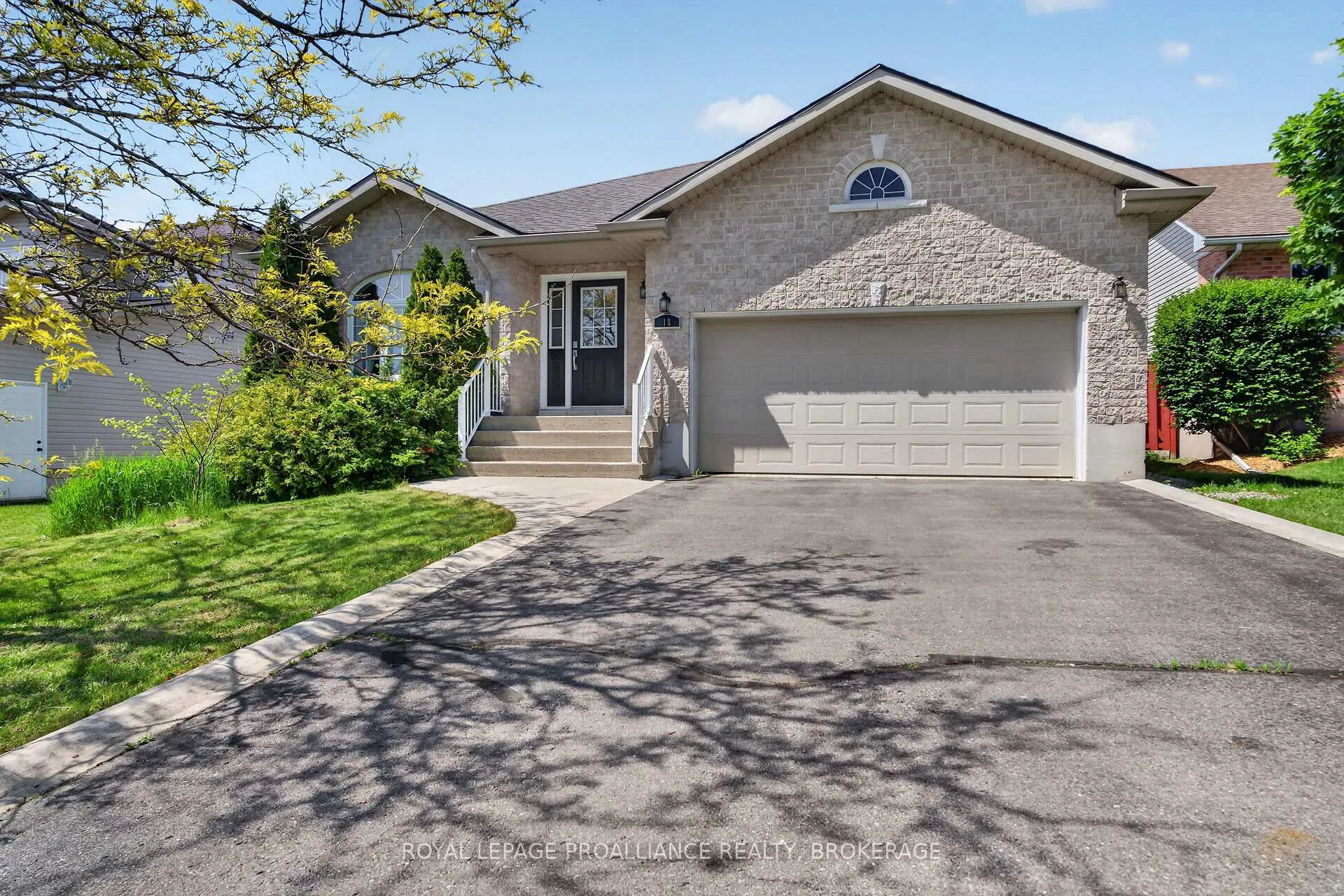 Photo 3 of 18 McKeown Crescent, Loyalist, Amherstview — HOMEH