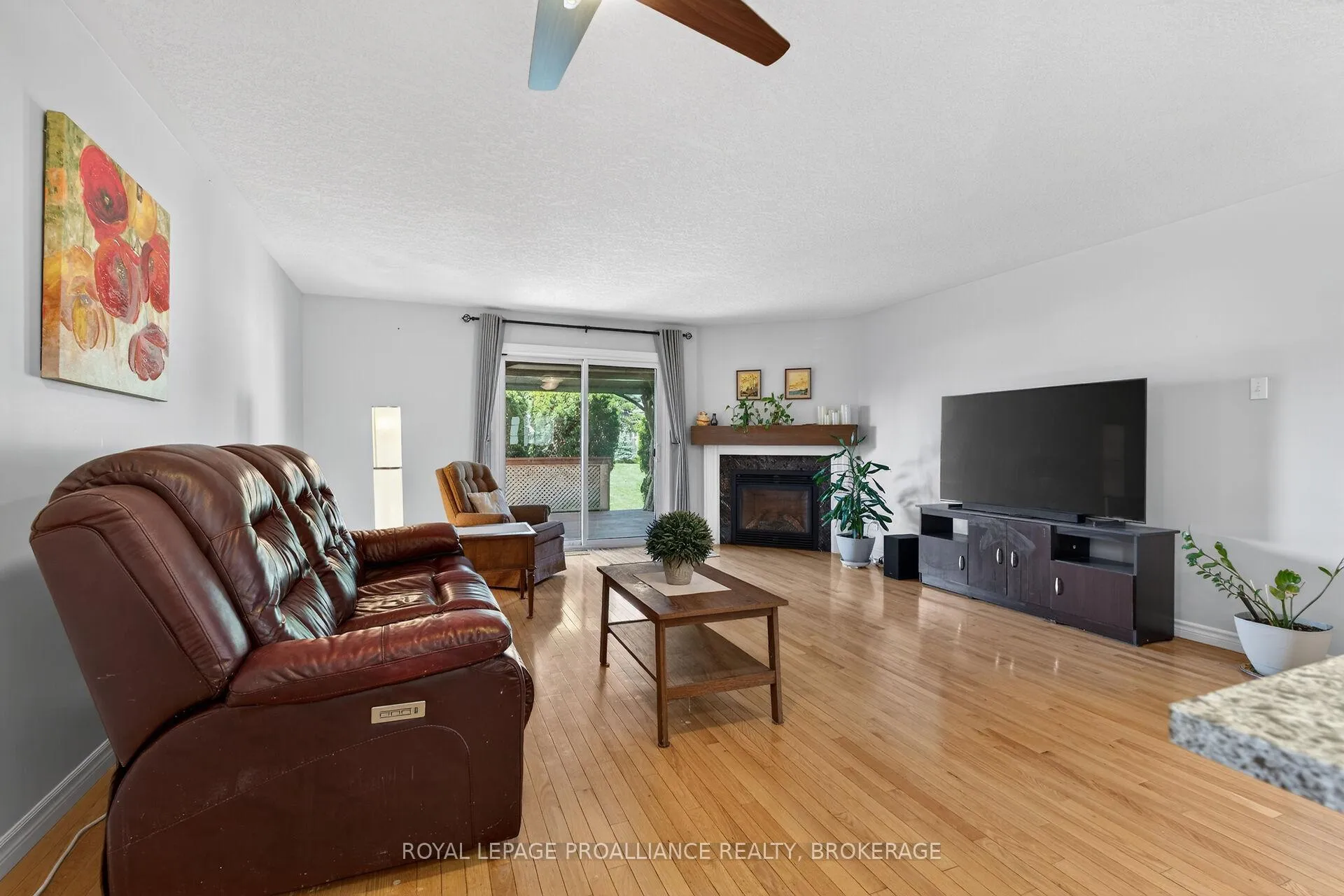 Photo 8 of 18 McKeown Crescent, Loyalist, Amherstview — HOMEH