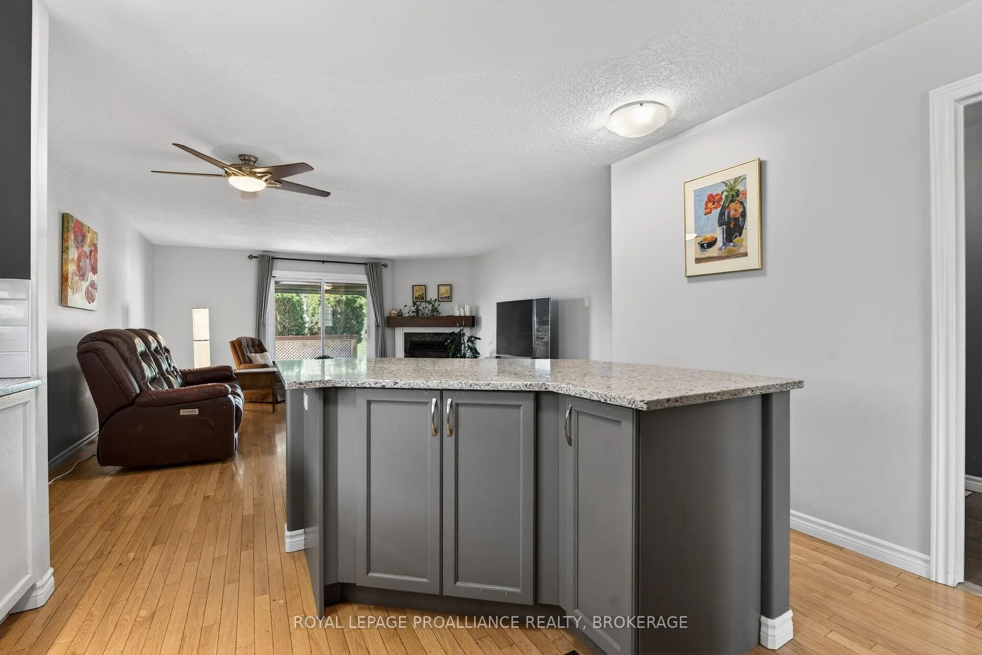 Photo 16 of 18 McKeown Crescent, Loyalist, Amherstview — HOMEH
