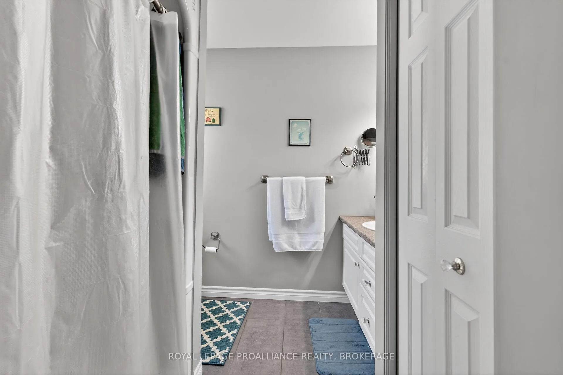 Photo 23 of 18 McKeown Crescent, Loyalist, Amherstview — HOMEH