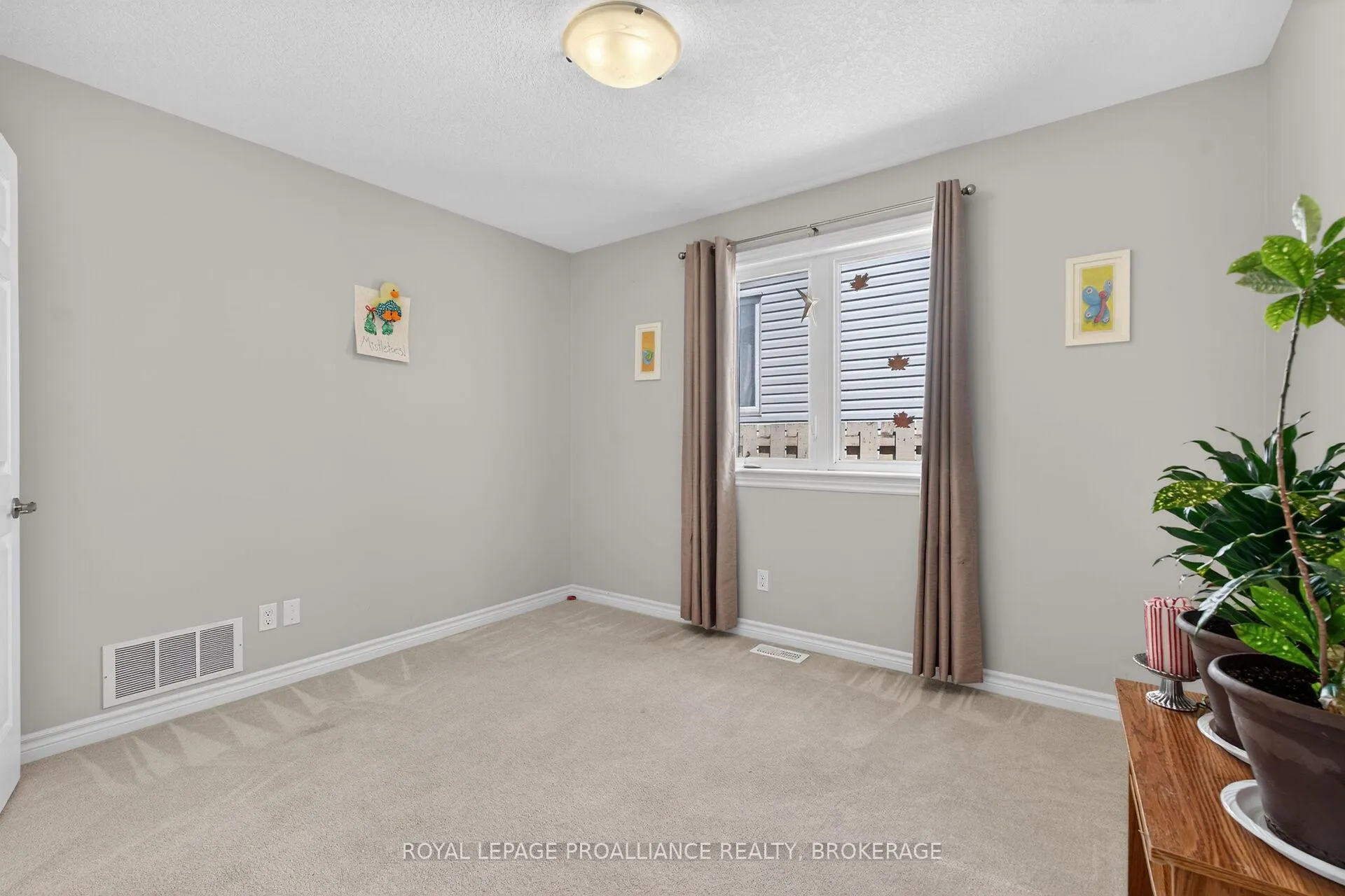 Photo 24 of 18 McKeown Crescent, Loyalist, Amherstview — HOMEH
