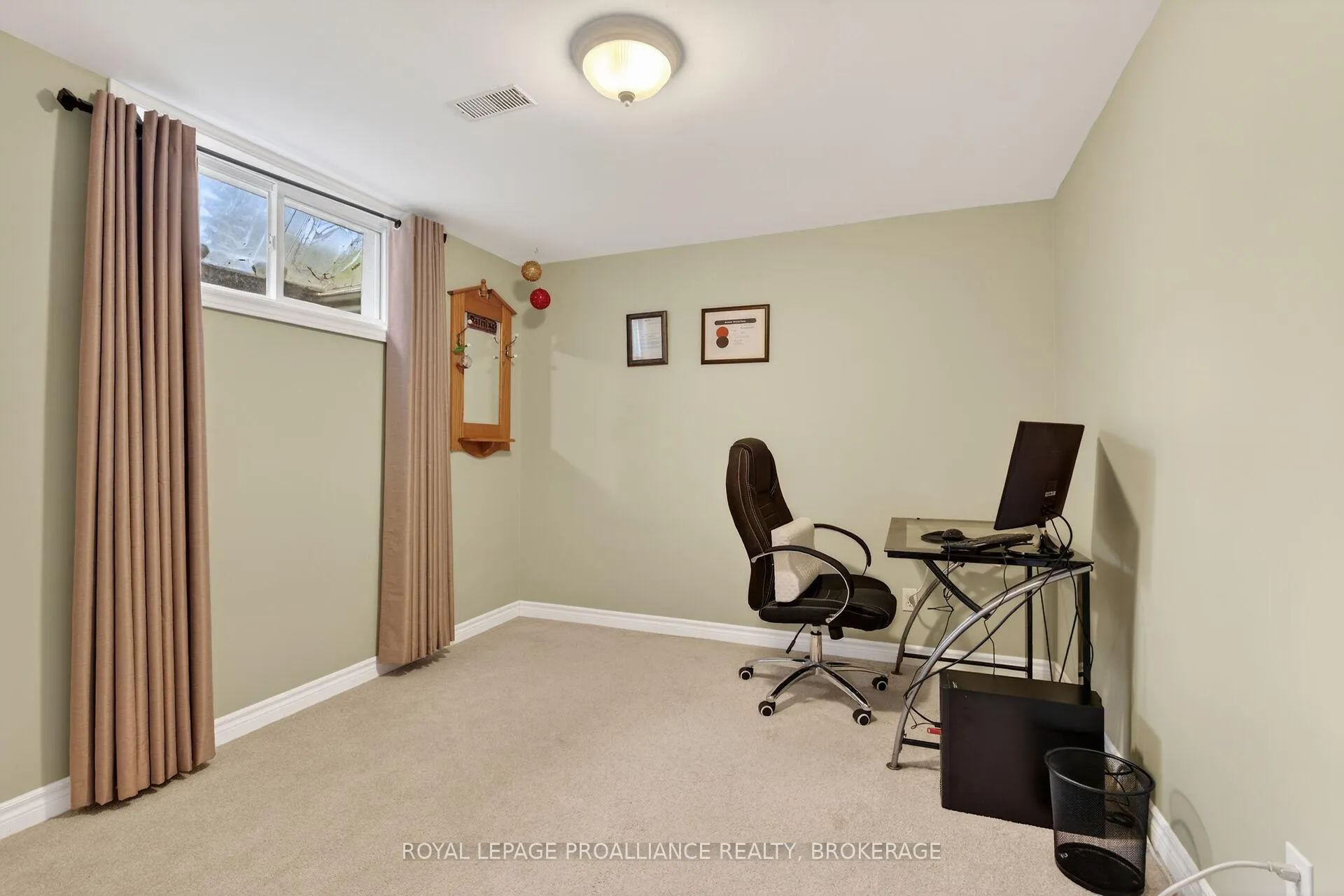 Photo 35 of 18 McKeown Crescent, Loyalist, Amherstview — HOMEH