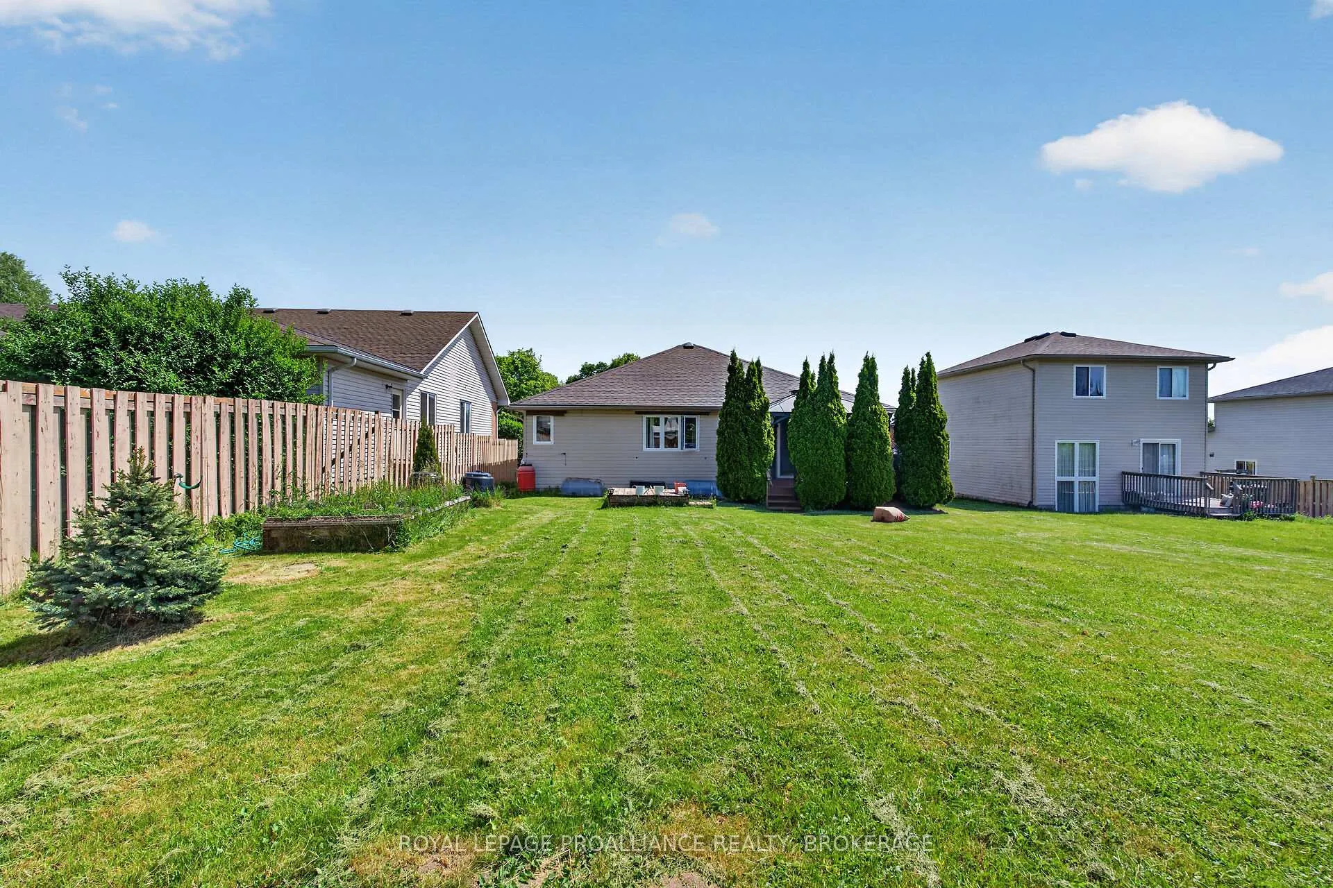 Photo 41 of 18 McKeown Crescent, Loyalist, Amherstview — HOMEH