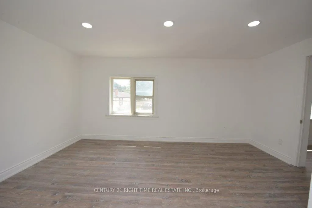 Photo 2 of 79-71 Cedar Street N, Cambridge, Southwood - Kinbridge — HOMEH