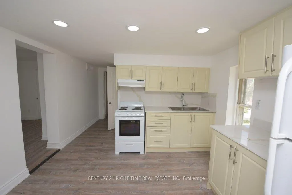 Photo 4 of 79-71 Cedar Street N, Cambridge, Southwood - Kinbridge — HOMEH