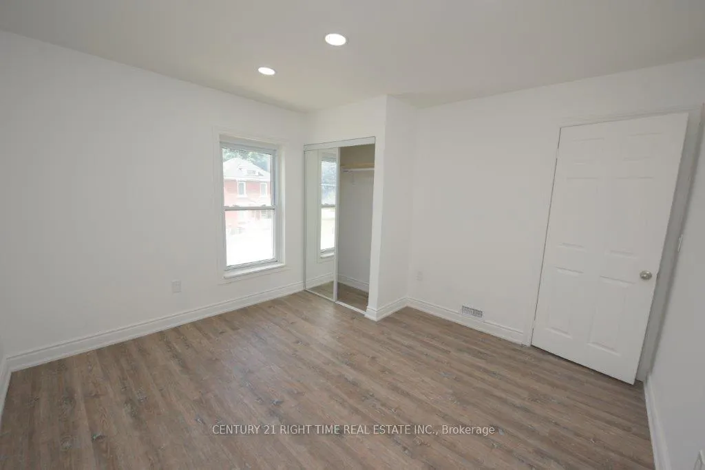 Photo 12 of 79-71 Cedar Street N, Cambridge, Southwood - Kinbridge — HOMEH