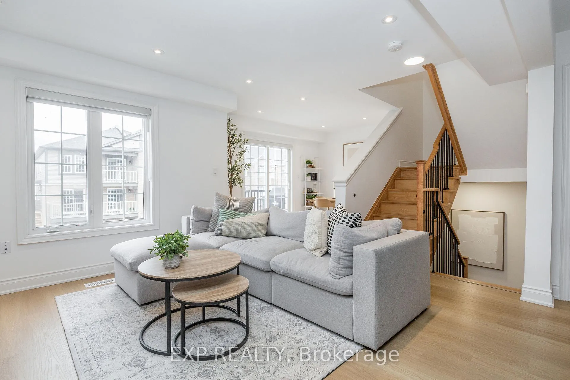 Photo 13 of 48 Hay Lane, Barrie, Rural Barrie Southeast — HOMEH