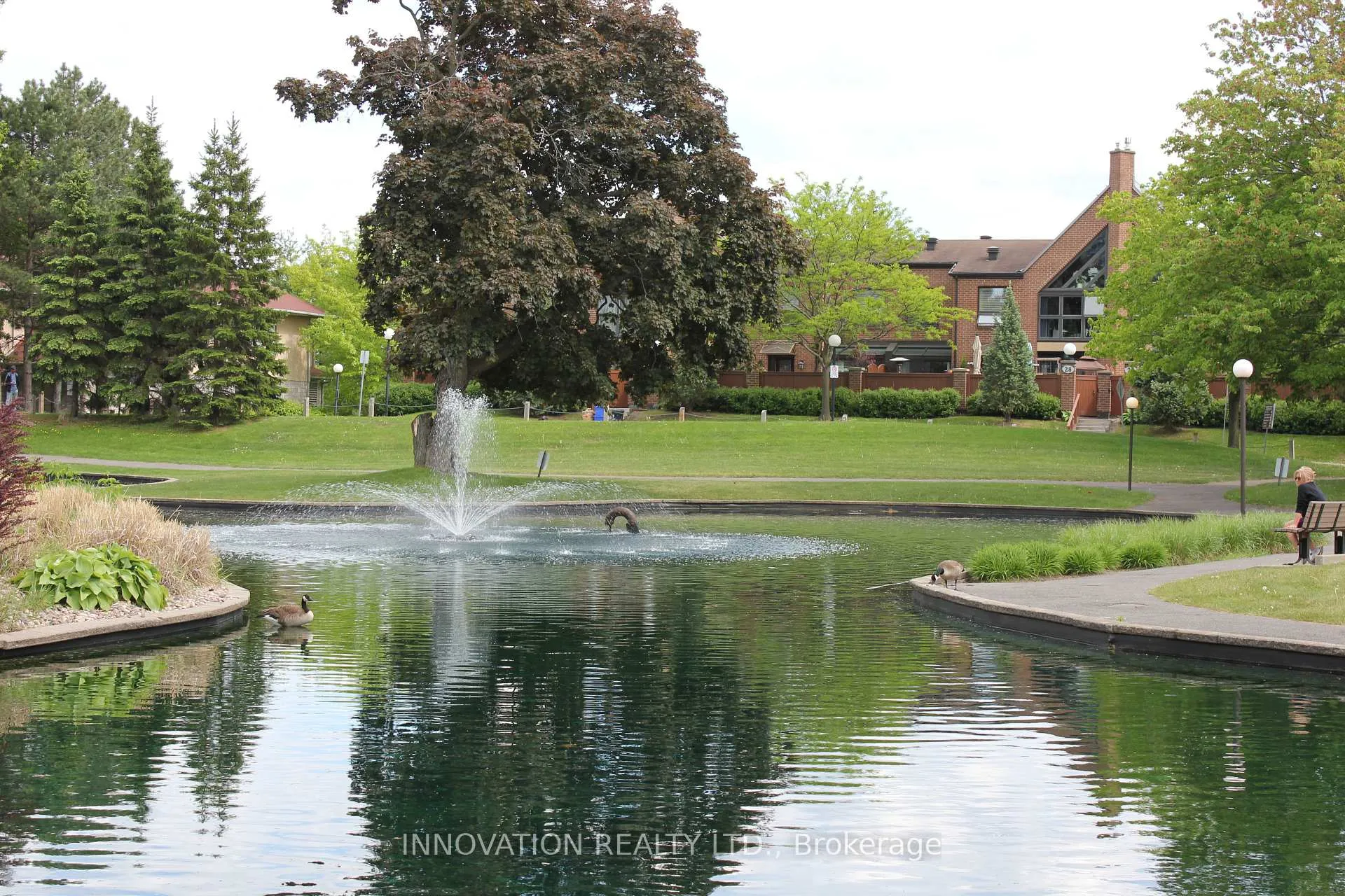 Photo 4 of Unit 203, 260 Brittany Drive, Ottawa, Viscount Alexander Park — HOMEH