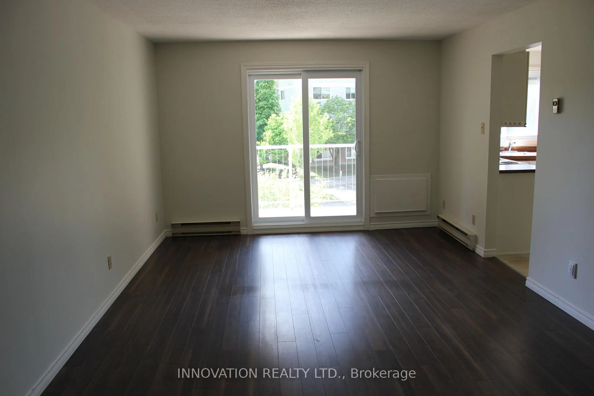Photo 5 of Unit 203, 260 Brittany Drive, Ottawa, Viscount Alexander Park — HOMEH