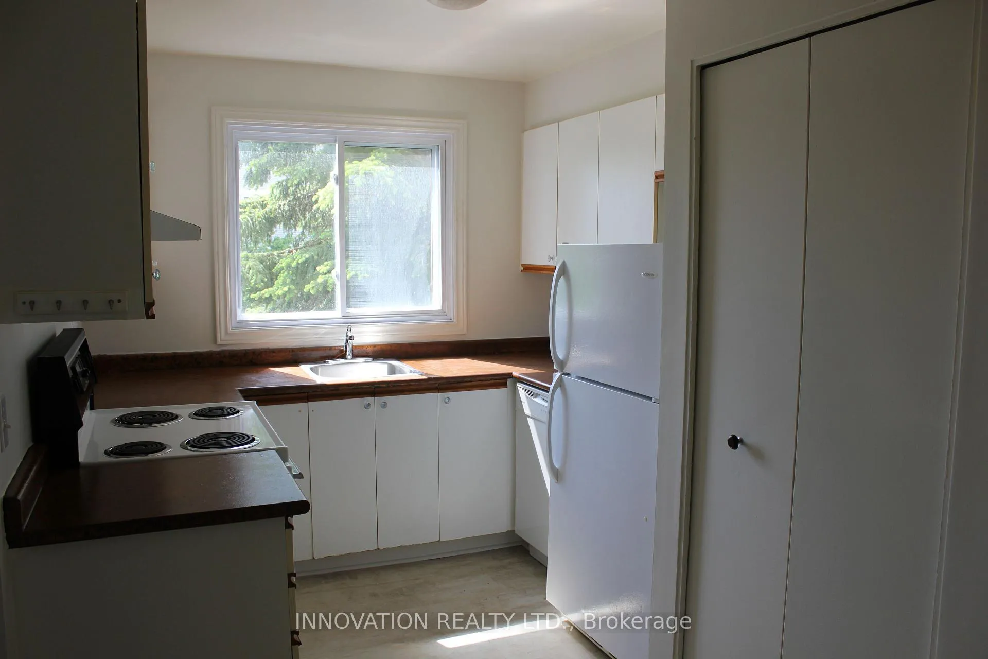 Photo 9 of Unit 203, 260 Brittany Drive, Ottawa, Viscount Alexander Park — HOMEH