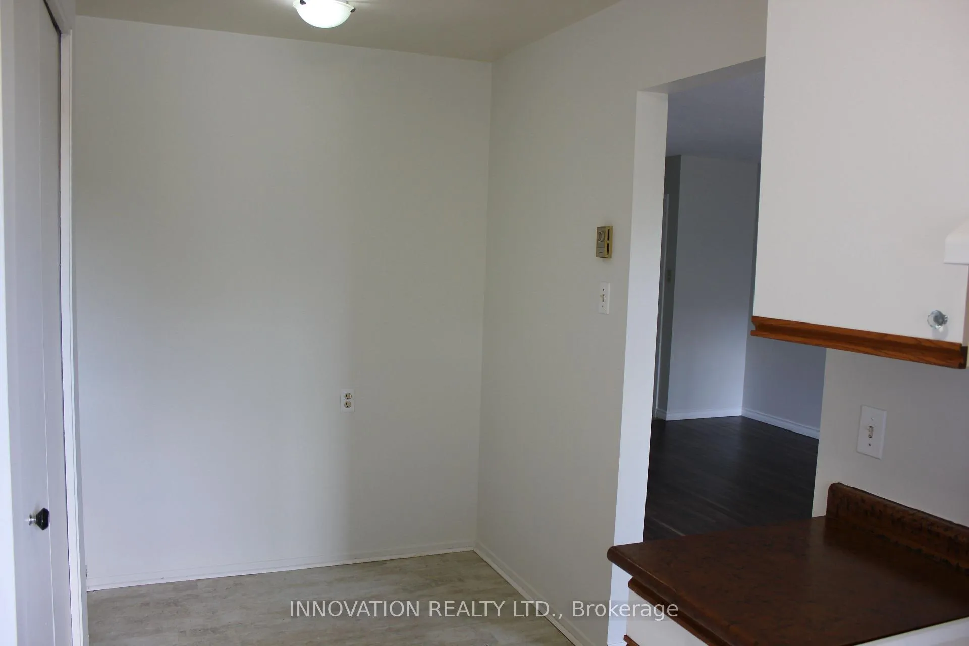 Photo 10 of Unit 203, 260 Brittany Drive, Ottawa, Viscount Alexander Park — HOMEH