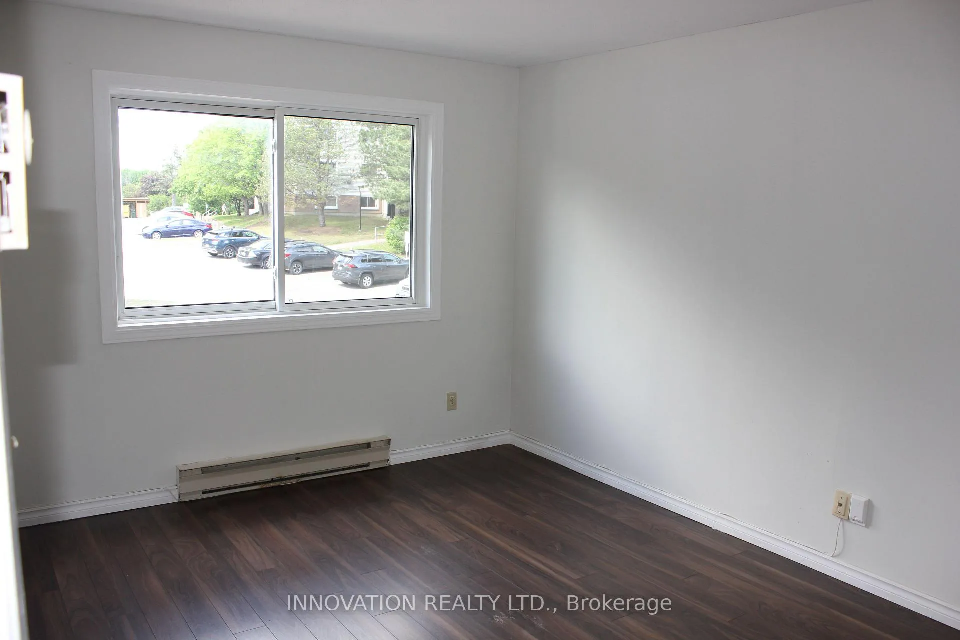Photo 11 of Unit 203, 260 Brittany Drive, Ottawa, Viscount Alexander Park — HOMEH