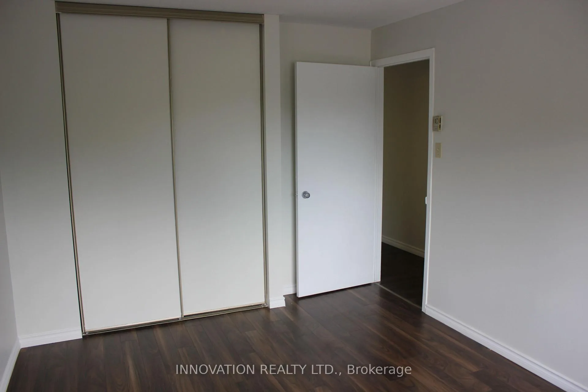 Photo 12 of Unit 203, 260 Brittany Drive, Ottawa, Viscount Alexander Park — HOMEH