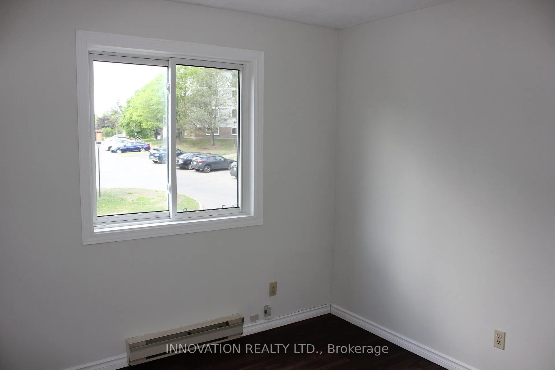 Photo 13 of Unit 203, 260 Brittany Drive, Ottawa, Viscount Alexander Park — HOMEH