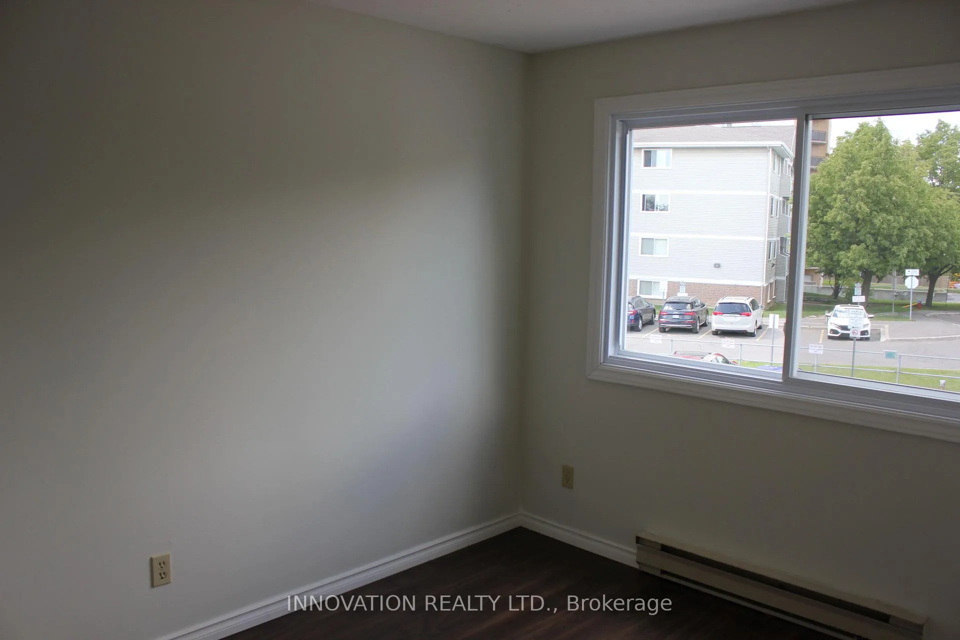 Photo 14 of Unit 203, 260 Brittany Drive, Ottawa, Viscount Alexander Park — HOMEH