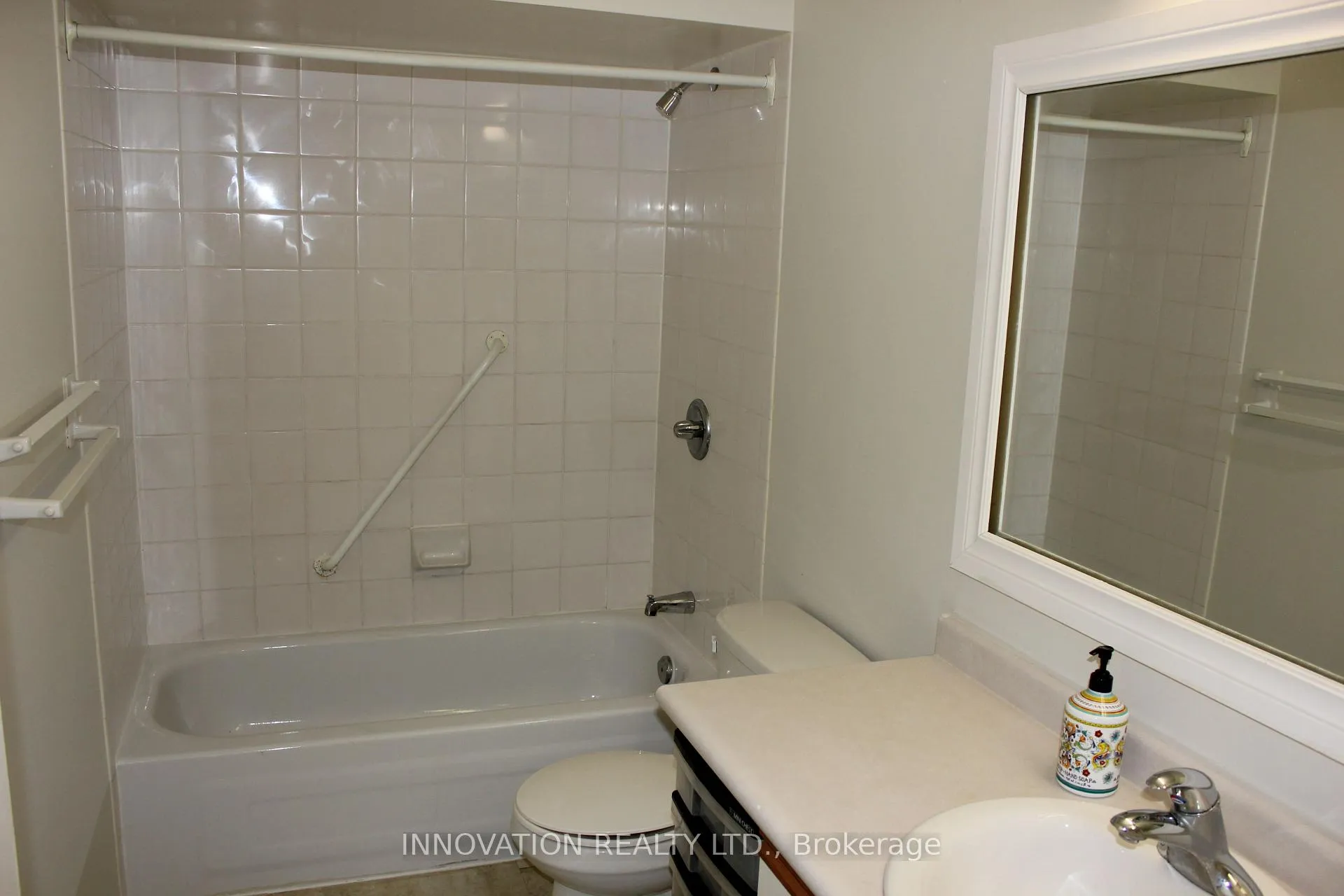 Photo 17 of Unit 203, 260 Brittany Drive, Ottawa, Viscount Alexander Park — HOMEH