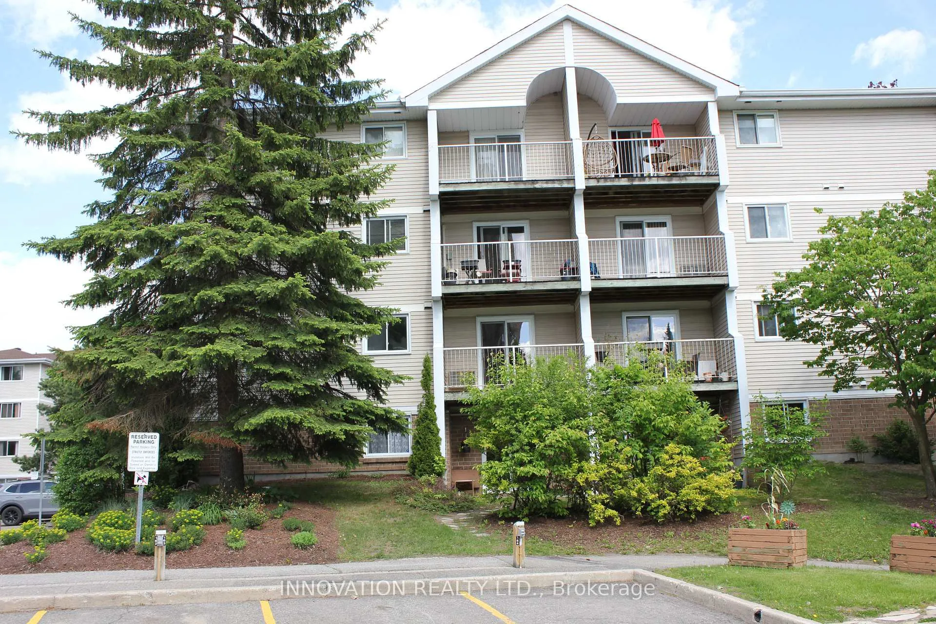 Photo 18 of Unit 203, 260 Brittany Drive, Ottawa, Viscount Alexander Park — HOMEH