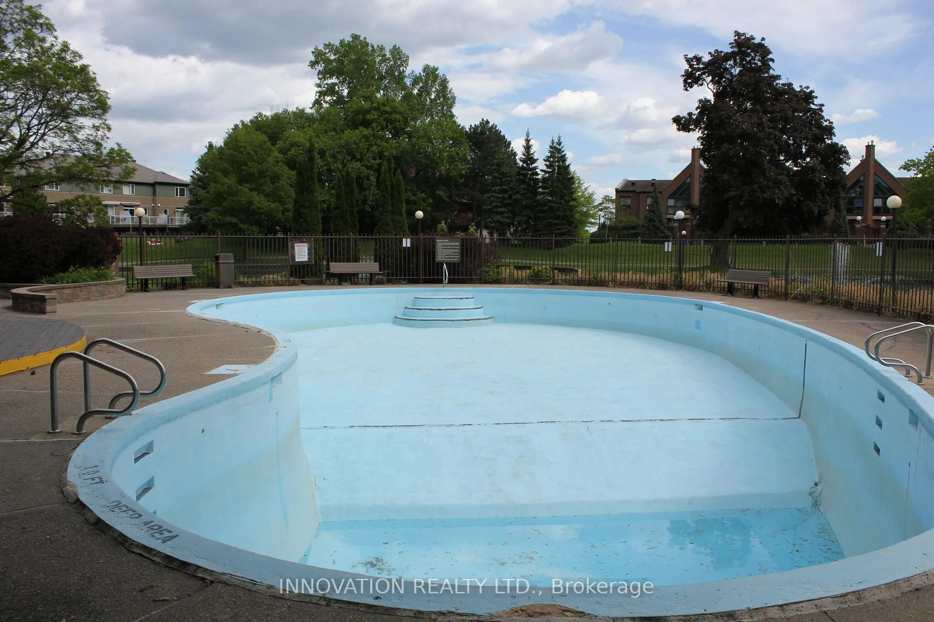 Photo 20 of Unit 203, 260 Brittany Drive, Ottawa, Viscount Alexander Park — HOMEH