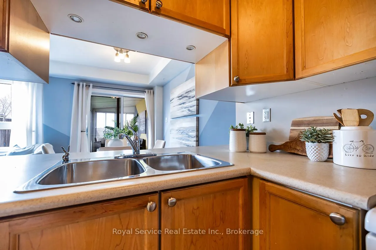 Photo 5 of 169 Scottsdale Drive, Clarington, Bowmanville — HOMEH