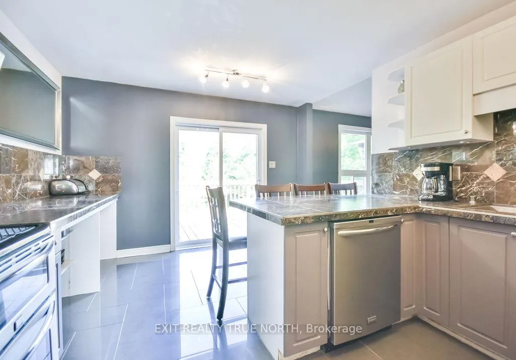 Photo 13 of 28 Nicholson Crescent, Springwater, Snow Valley — HOMEH