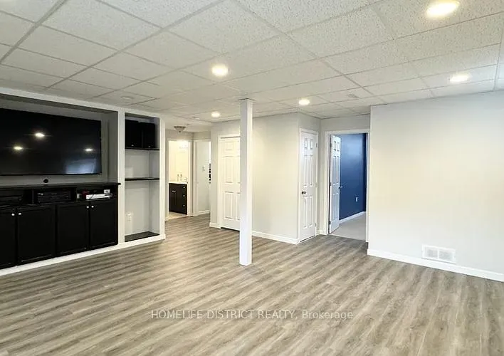 Photo 4 of 86 Taylor Drive, Barrie, Bayshore — HOMEH