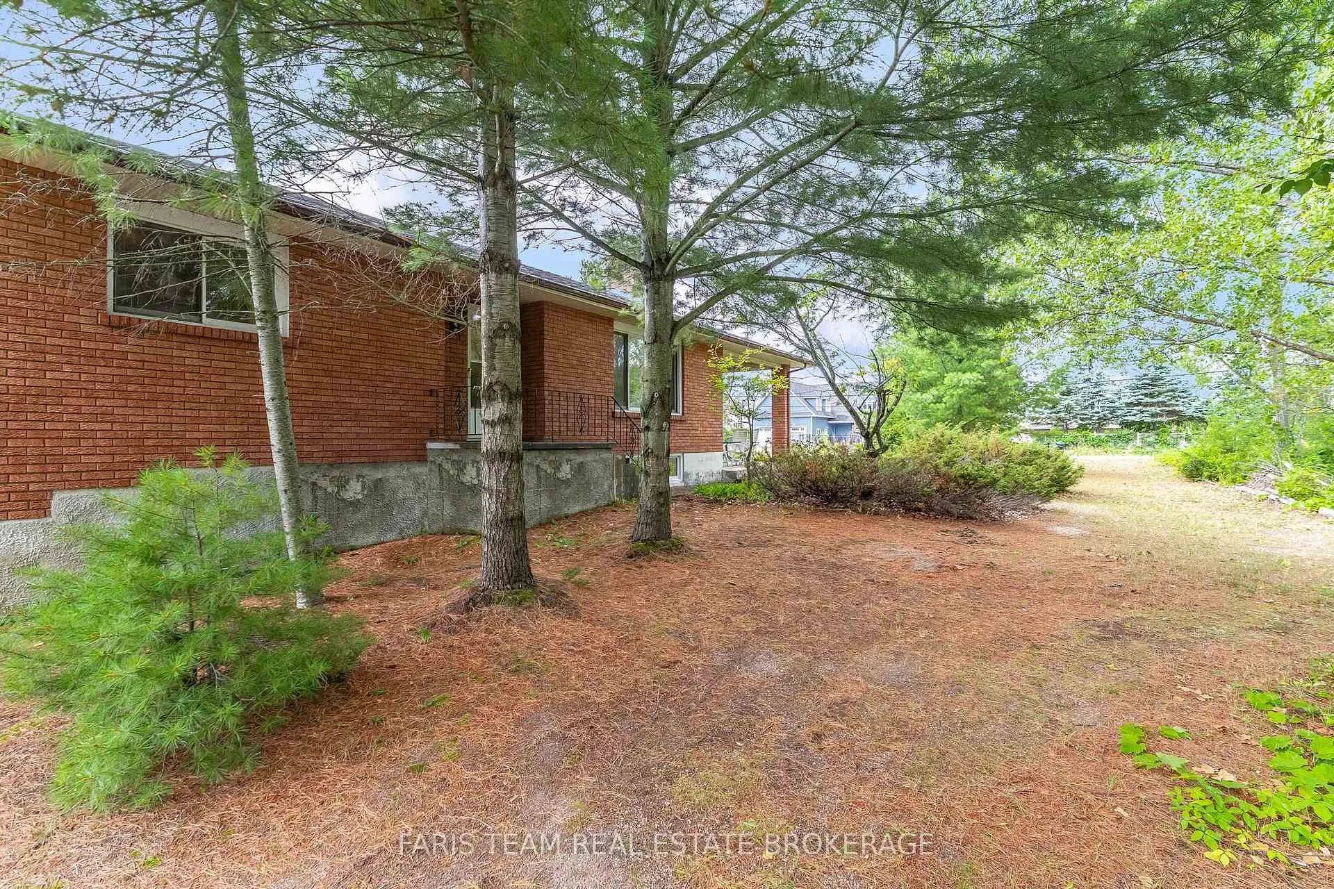 Photo 4 of 29 Lorrie Crescent, Tiny, Rural Tiny — HOMEH