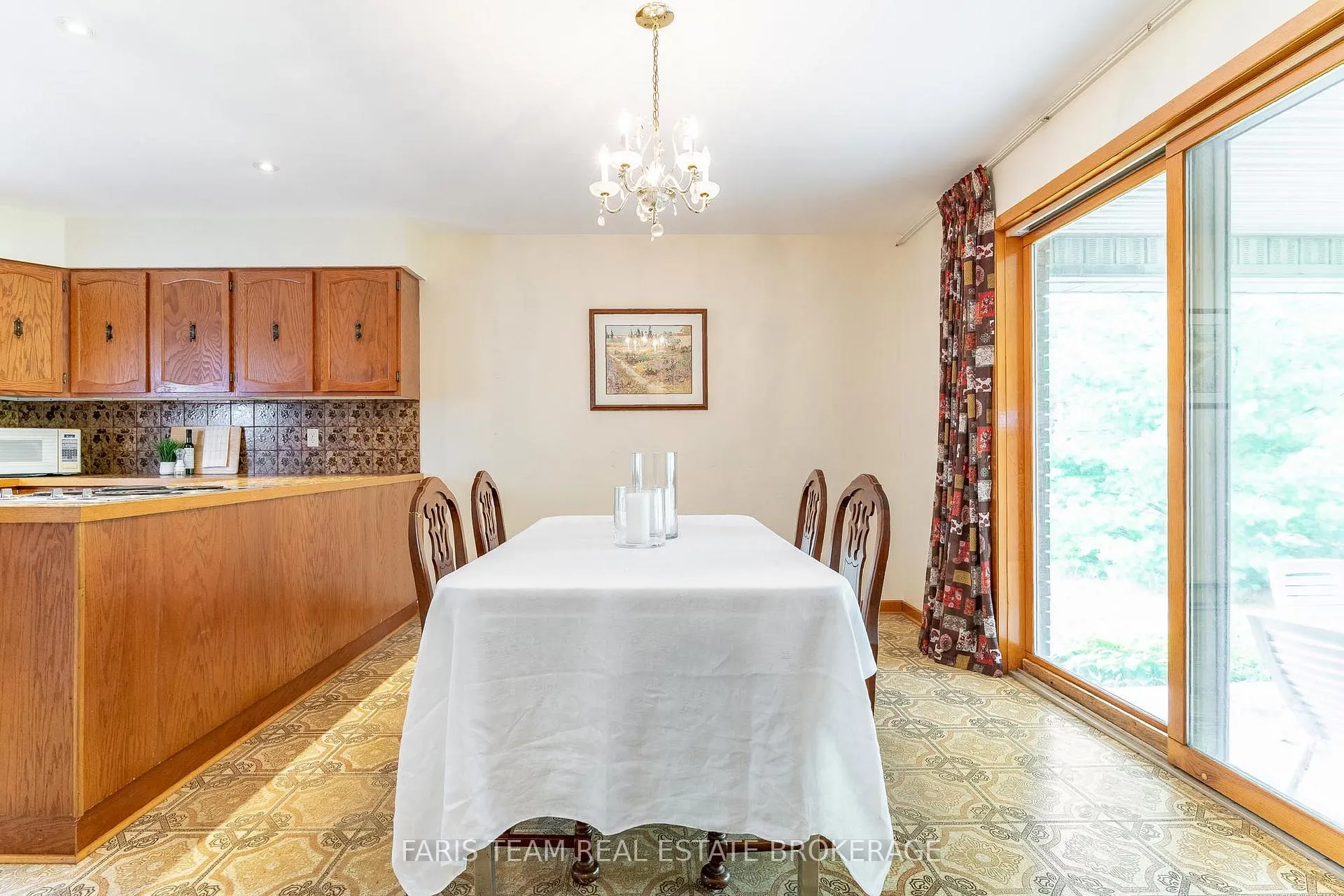 Photo 11 of 29 Lorrie Crescent, Tiny, Rural Tiny — HOMEH