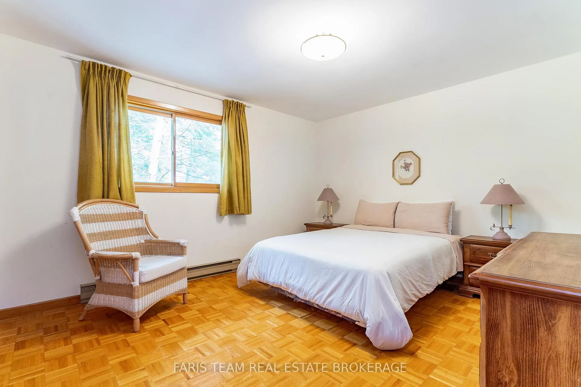 Photo 17 of 29 Lorrie Crescent, Tiny, Rural Tiny — HOMEH
