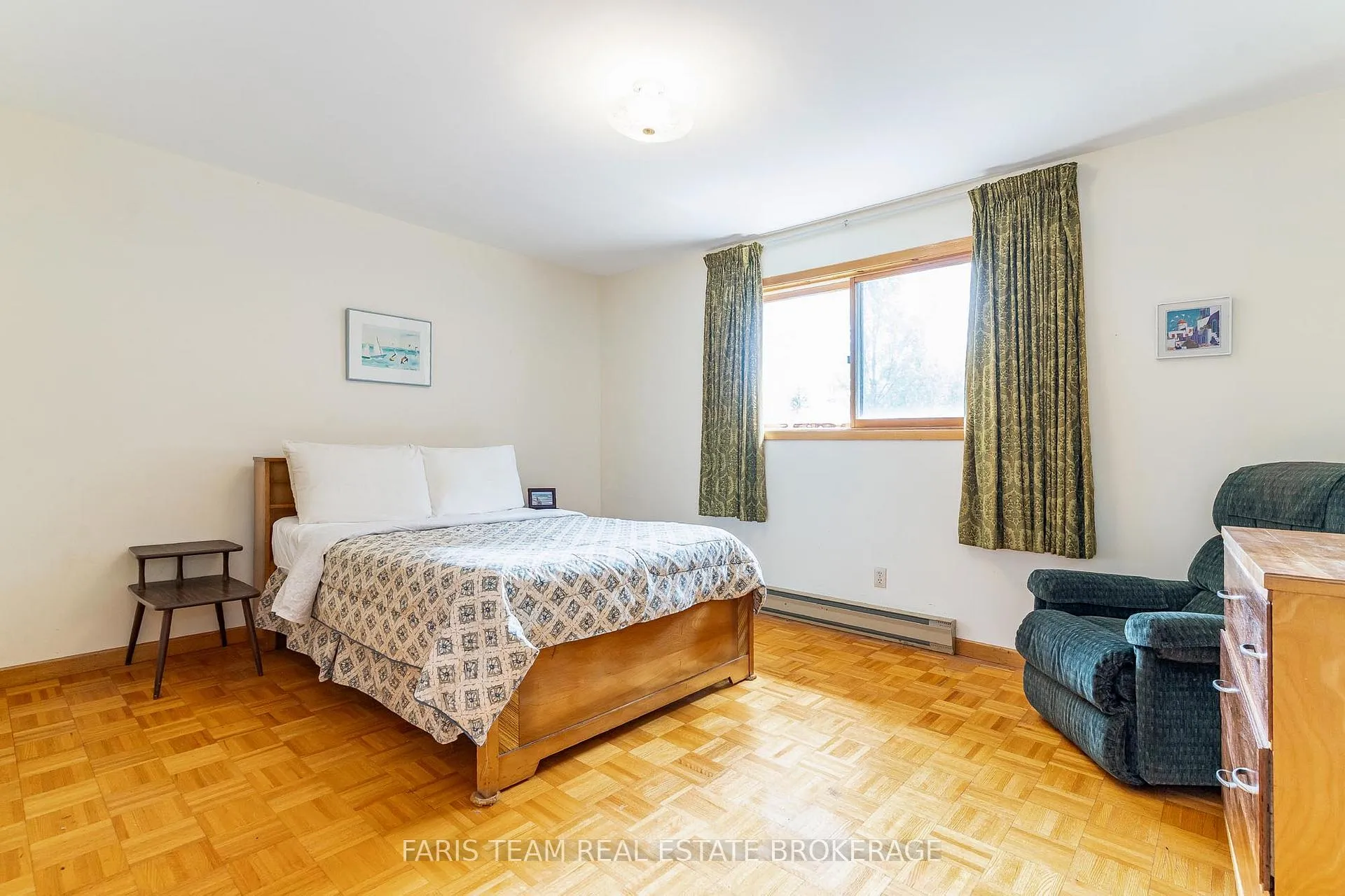 Photo 19 of 29 Lorrie Crescent, Tiny, Rural Tiny — HOMEH