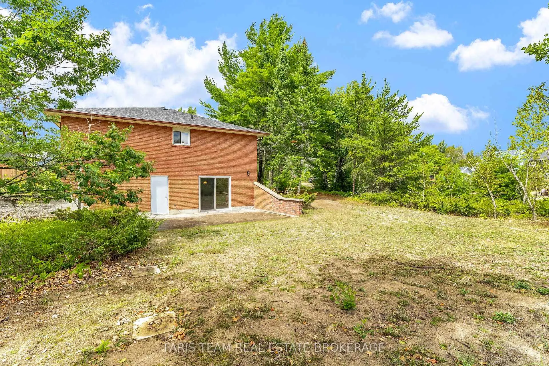 Photo 38 of 29 Lorrie Crescent, Tiny, Rural Tiny — HOMEH