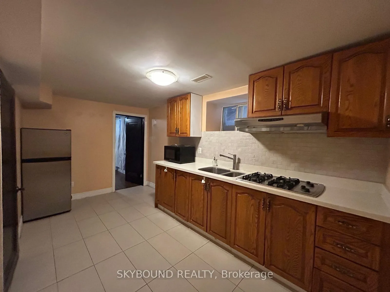 Photo 3 of Unit Basement, 354 St Johns Road, Toronto, Runnymede-Bloor West Village — HOMEH