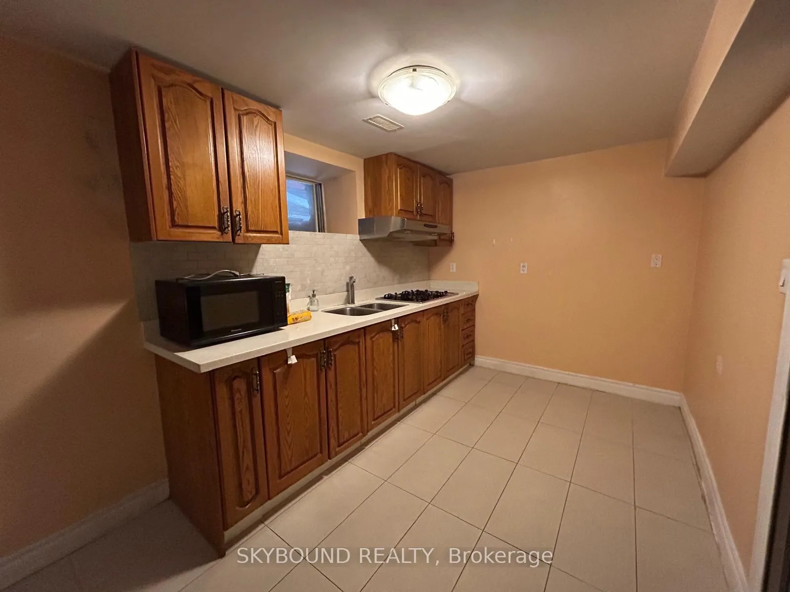 Photo 6 of Unit Basement, 354 St Johns Road, Toronto, Runnymede-Bloor West Village — HOMEH