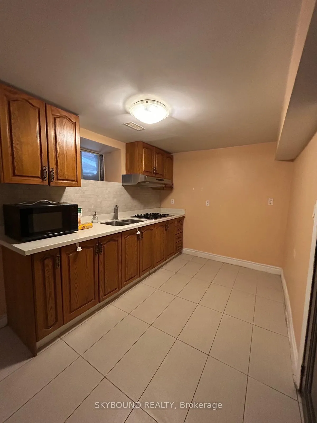 Photo 7 of Unit Basement, 354 St Johns Road, Toronto, Runnymede-Bloor West Village — HOMEH