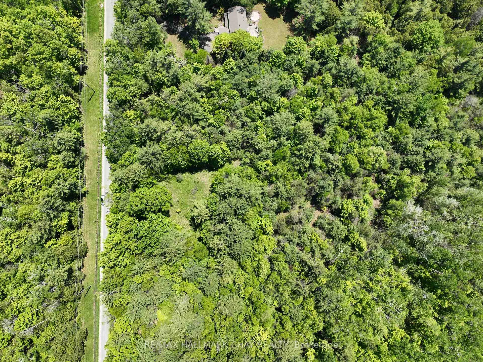 Photo 4 of 1676 Old Second Road S, Springwater, Rural Springwater — HOMEH