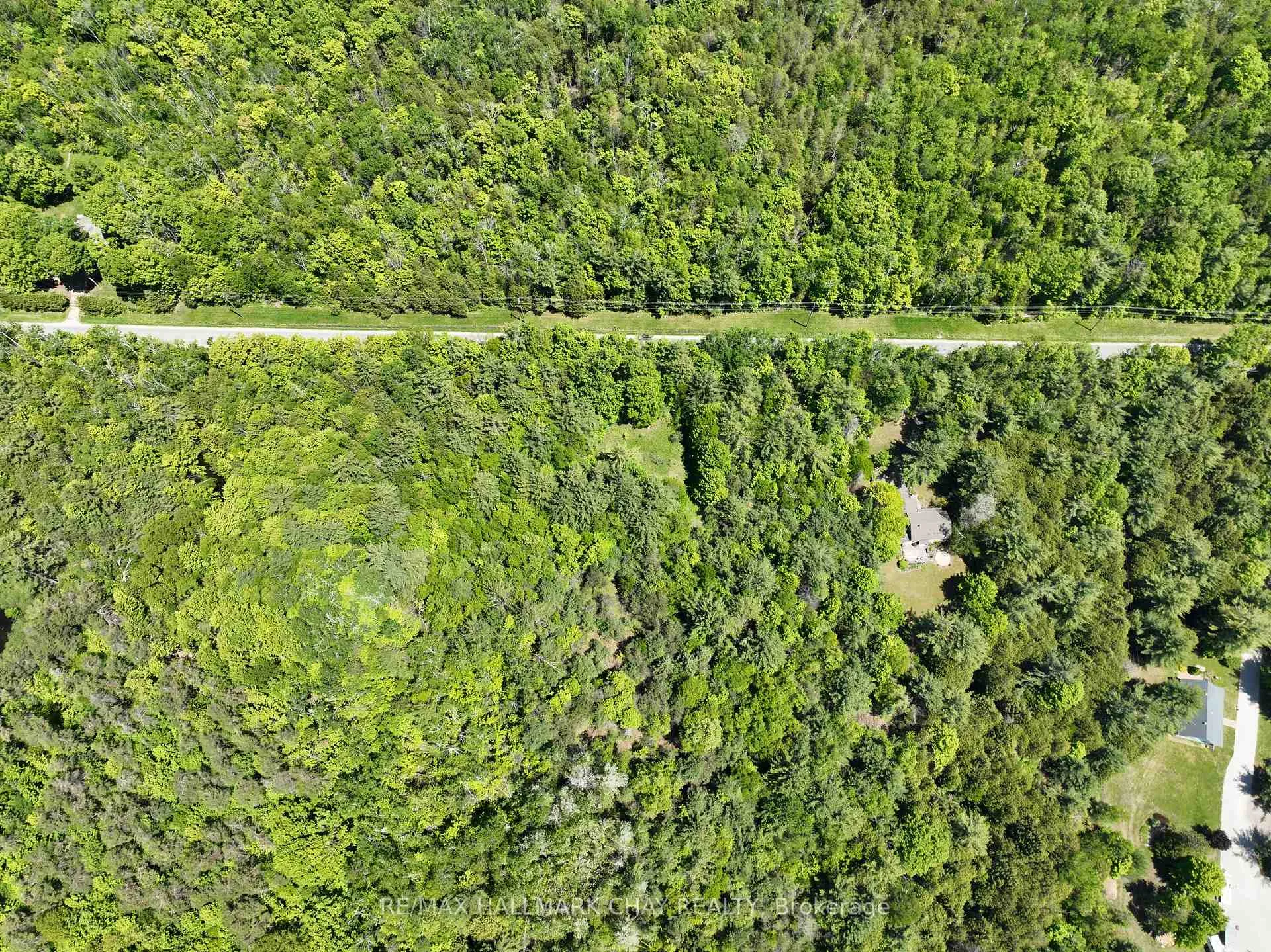 Photo 5 of 1676 Old Second Road S, Springwater, Rural Springwater — HOMEH