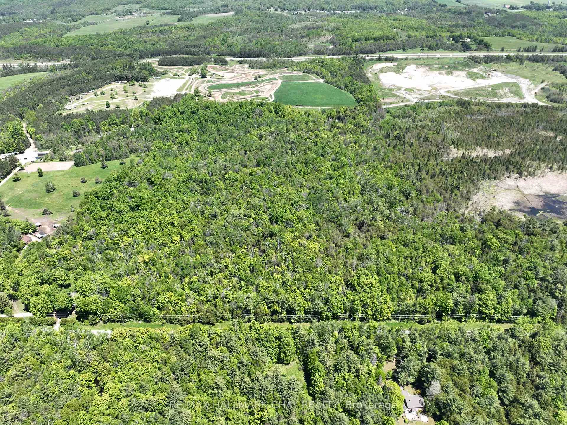 Photo 7 of 1676 Old Second Road S, Springwater, Rural Springwater — HOMEH