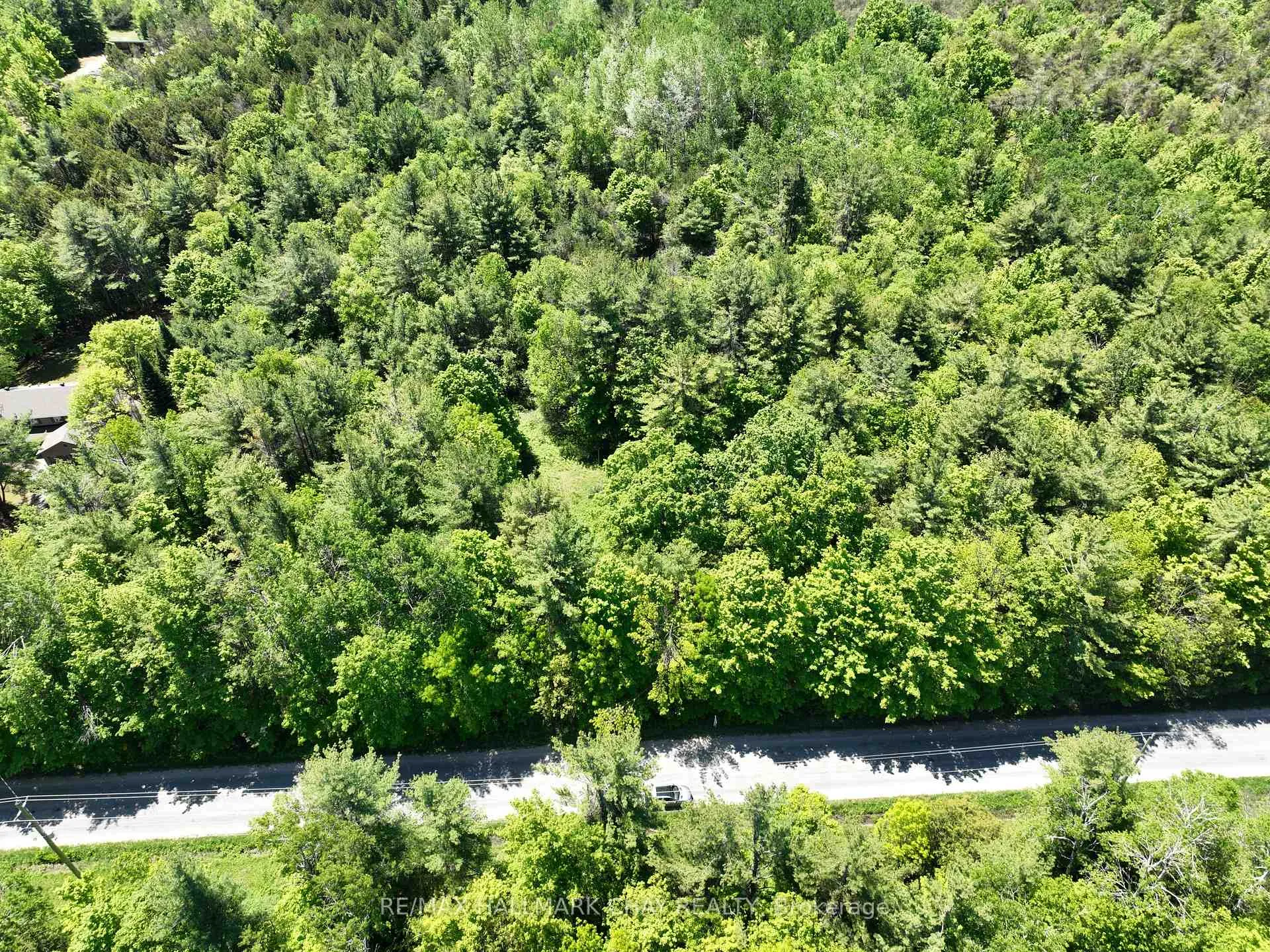 Photo 12 of 1676 Old Second Road S, Springwater, Rural Springwater — HOMEH