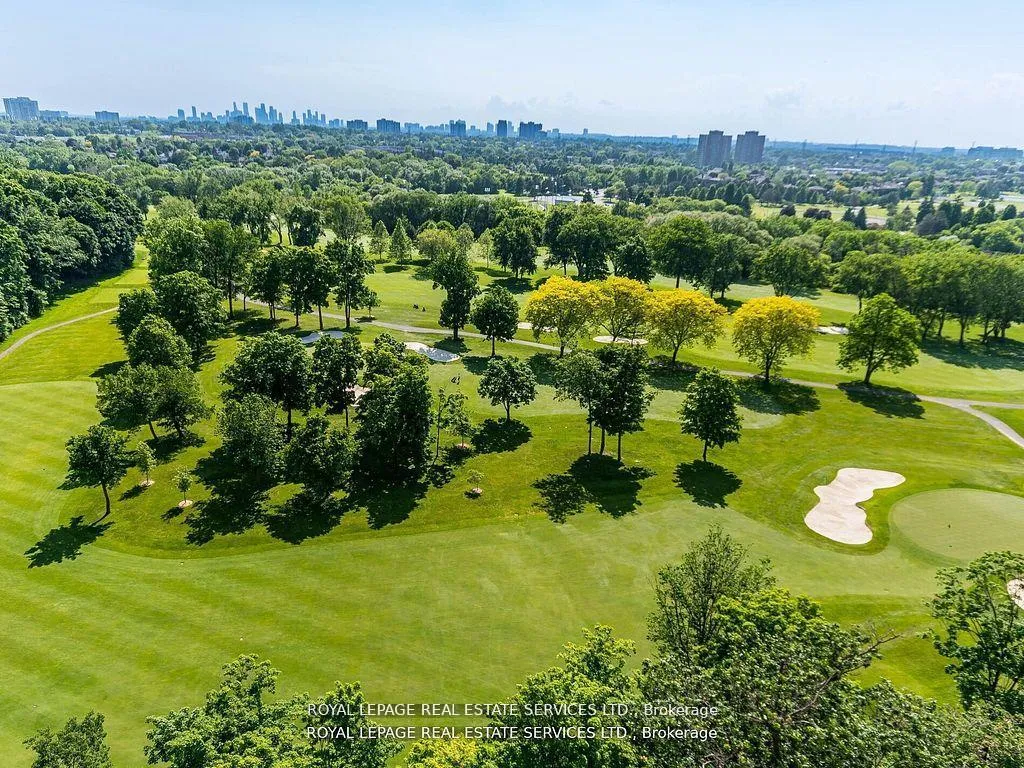 Photo 16 of Unit PH 8, 284 Mill Road, Etobicoke, Markland Wood — HOMEH