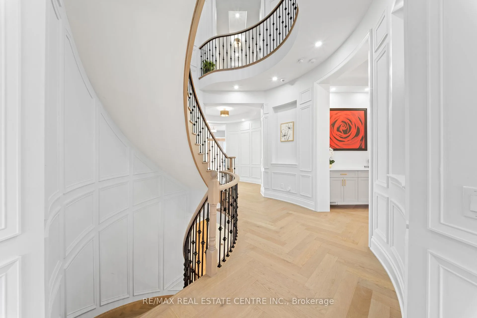 Photo 7 of 67 Rolling Green Court, Vaughan, Kleinburg — HOMEH