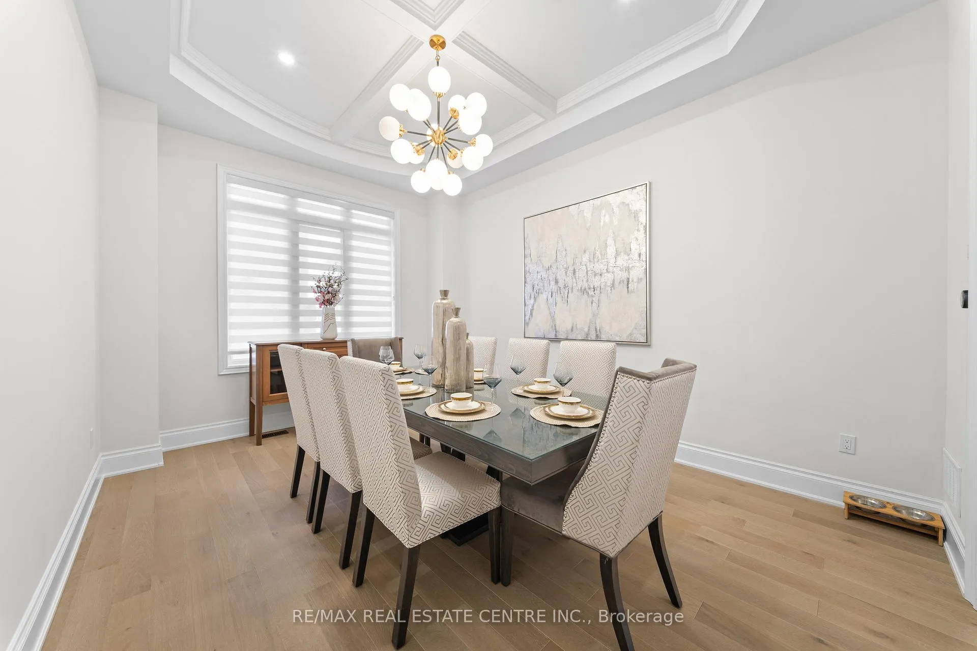 Photo 8 of 67 Rolling Green Court, Vaughan, Kleinburg — HOMEH